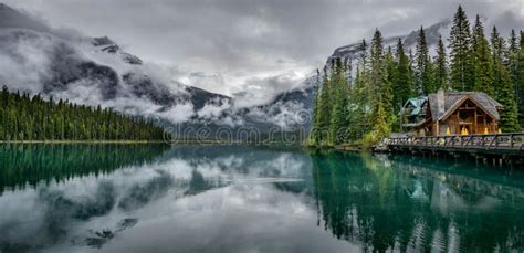 Canada Vert De Yoho National Park British Columbia De Lac Photo Stock
