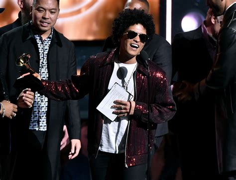 Bruno Mars Sweeps Top Prizes At The 2018 Grammy Awards The New York Times