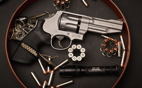 Smith And Wesson Revolver Hd Wallpaper Background Image 2560x1600
