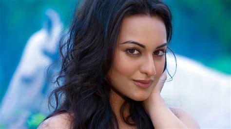 1920x1080 Sonakshi Sinha Latest Close Up Wallpapers 1080p Laptop Full