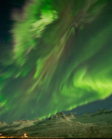 News Photos 2012 Solar Storm Pics Northern Lights In Iceland Photo