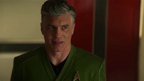 Captain Pikes Green Uniform Comes Straight From Classic Star Trek