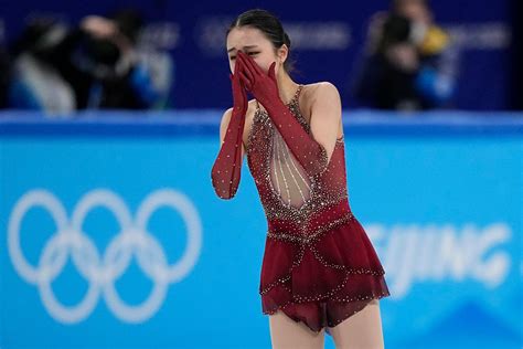 Us Born Figure Skater Zhu Yi Breaks Down To Tears In Disaster Performance