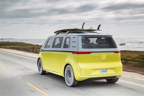 Volkswagen Id Buzz Concept 111 Kwh 374 Hp Awd 2017 2017 Specs And