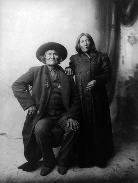 Geronimos Wives Photograph Of Geronimo With His Last Wife Sunseto