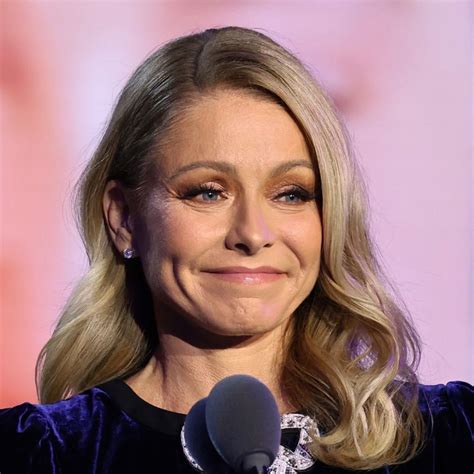 Kelly Ripa Is Visibly Upset As She Shares Health Update Following Trip