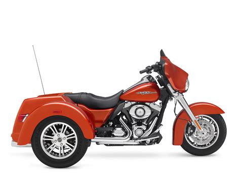 Posted on 13 may 2014 modified on 19 november 2019 by sdkfz.000. FLHXXX Street Glide Trike 2011 Harley-Davidson pictures