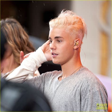 From a platinum blonde buzzcut to questionable dreadlocks, all of justin bieber's most major hair changes. Justin Bieber Debuts Platinum Blonde Hair at 'Today' Show ...
