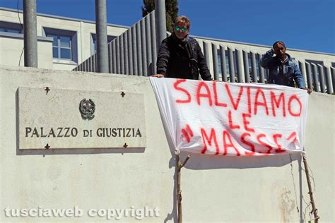 Masse Di San Sisto Protesta Al Tribunale Tusciawebeu