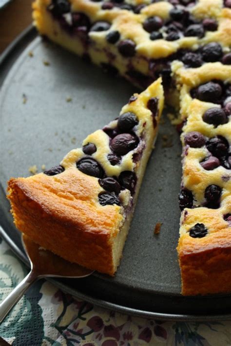 Das hört sich doch ziemlich verrückt an. Quark-Grieß-Kuchen mit Heidelbeeren zum Vernaschen für ...