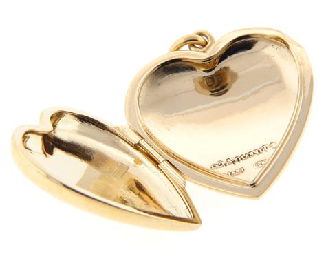 Tiffany And Co Medium Heart Locket 14k Yellow Gold Medium Size Ebay