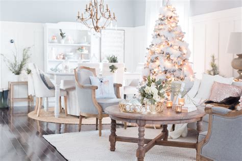 Elegant home decor inspiration and interior design ideas, provided by the experts at elledecor.com. Luxury Christmas Decorations You Should be Using