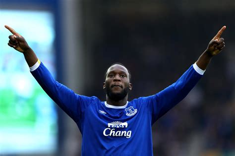 The big belgian striker feels everton is the right club for him to develop as a young man and as a player. Romelu Lukaku to Chelsea transfer news: Everton striker is ...