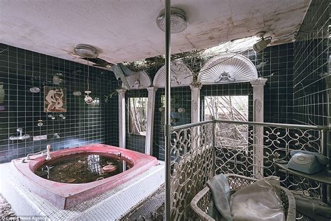 Inside An Abandoned Haunted Japanese Sex Hotel Daily Mail Online