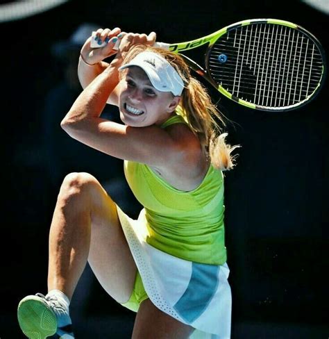 31 Most Embarrassing Moments Which Are Caught On Camera Tennis Players Female Caroline