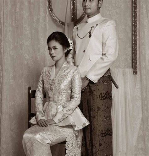 Kebayang 'kan kalau foto prewedding di sini? Prewedding Jawa Klasik Hijab : 30+ Foto Prewedding Hijab Casual (INDOOR, OUTDOOR, MODERN)