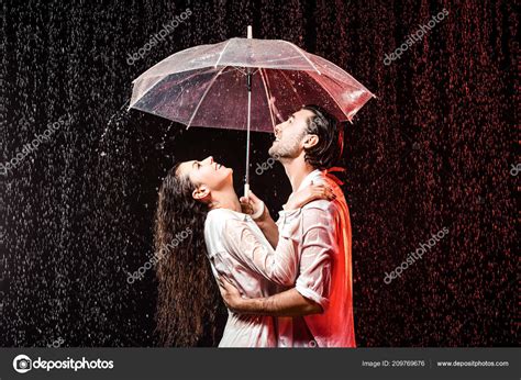 Gratis 77 Kumpulan Wallpaper Of Couple In Rain Hd Terbaru