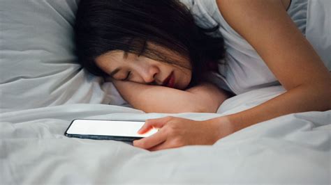 Using Your Phone In Bed Is Bad For Your Health And Can Ruin Your Sleep Fitandwell
