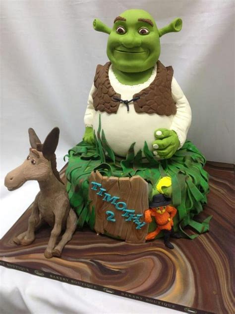 This gives it that cool scalloped edge look all around the character. Shrek cake ideas / Shrek themed cakes - Part 1