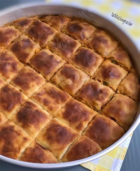 Pırasalı El Açması Börek Tarifi Nefis Lezzetler Sitesi