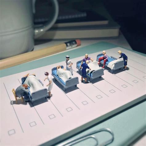 Miniature Office Quand Un Employé Créatif Crée Des Scènes Miniatures