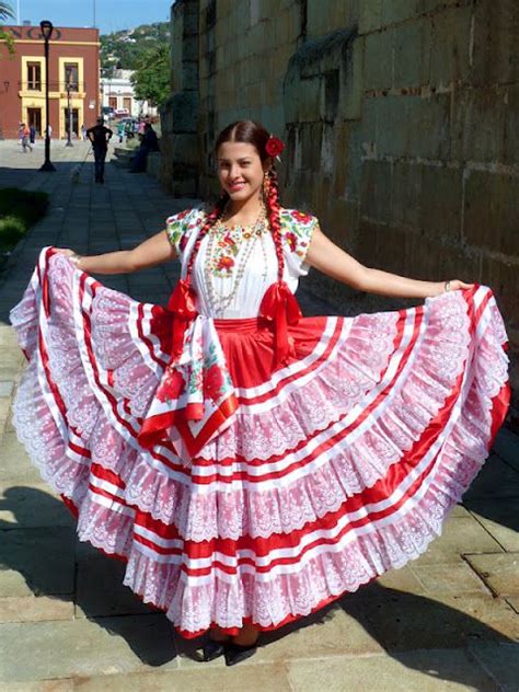 Pin De Lizzett Juarez En Traje Vestidos Mexicanos Tradicionales