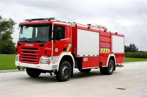 Видео brand antwerpen (1) канала gazetvanantwerpen. Zware schuimautopomp brandweer Brussel - Fire Technics NV