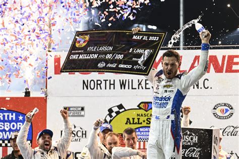 Nascar Results Kyle Larson Wins Third Career All Star Feature Race
