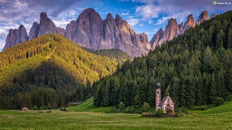 Zdjęcie Włochy Dolina Val Di Funes Góry Dolomity Masyw Odle