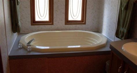 The tub isn't permanently installed. 28 Best Cheap Garden Tubs For Mobile Homes - Get in The ...
