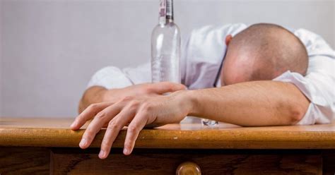 5 Z 10 Slovákov Si Dopraje Alkohol Niekoľkokrát Mesačne Čo Im Pomáha