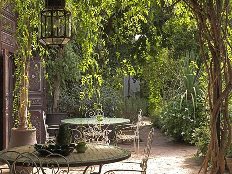 Cool Courtyard Ideas For Your Outdoor Area Au