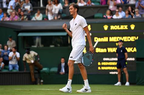 Последние твиты от daniil medvedev (@daniilmedwed). Daniil Medvedev Melts Down At Wimbledon, Tosses Money At ...