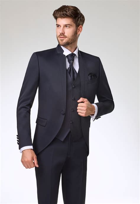 Check spelling or type a new query. Costume de mariage 3 pièces bleu marine, Caralys Nice 06