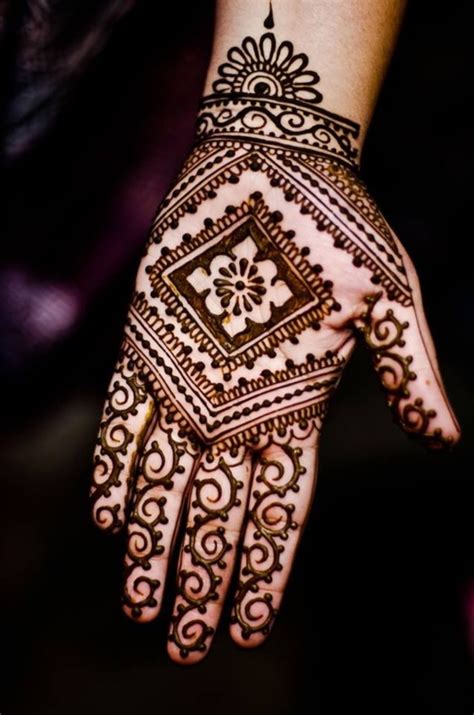 42 Beautiful Henna Tattoo Designs For Women To Try