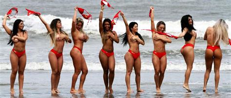 Miss Bumbum Finalistas A La Mejor Cola De Brasil Hacen Topless