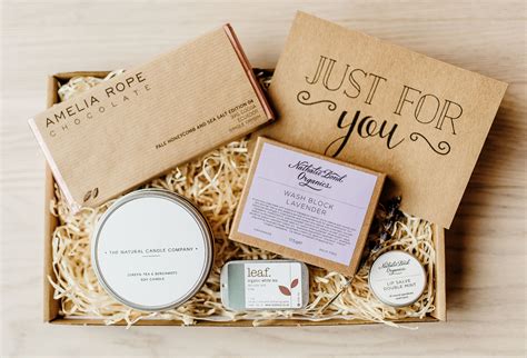 The Signature Box Luxury Gift Set Hamper Letterbox Friendly