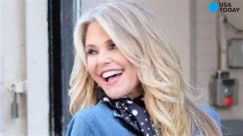 Christie Brinkley 63 Stuns In Sis Swimsuit Issue