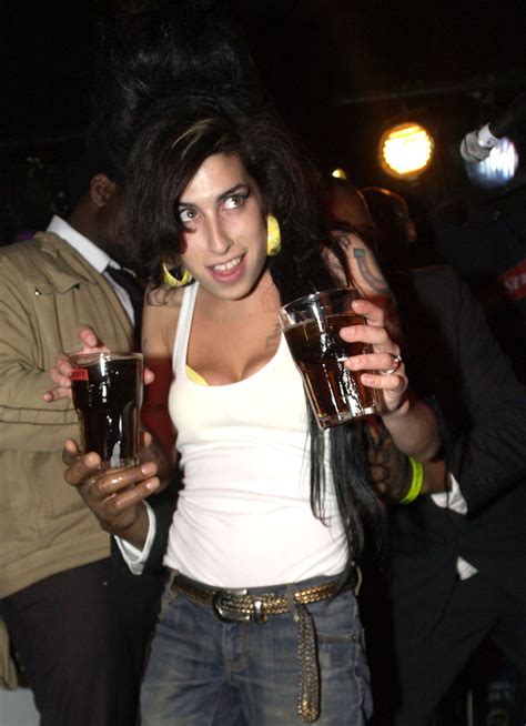 27 Rare Pics Of Amy Winehouse Throughout The Years
