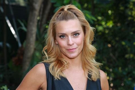 Ego Look Do Dia Carolina Dieckmann Arrasa Com Macacão Preto