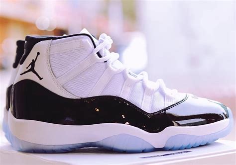 It lacks the articulated blocking of the 1 and the 3, nor does it have the technical detailing of the 4 and the 5. Jordan 11 XI "Concord" 378037-100 Release Info ...