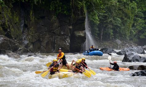 Upper Huacas Rapid Class Iv Our Multi Day Trips Treat You To An