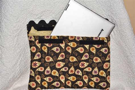 Totally Tutorials Tutorial How To Make A Quilted Laptop Sleeve