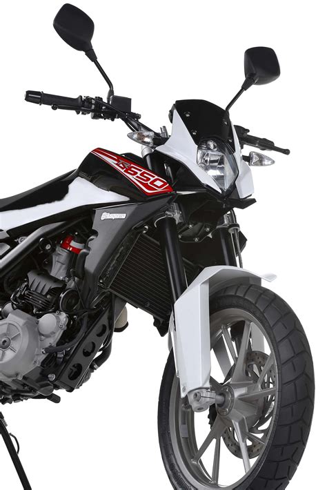 In strada and terra flavours. More Photos of the Husqvarna TR 650 Strada & Terra ...