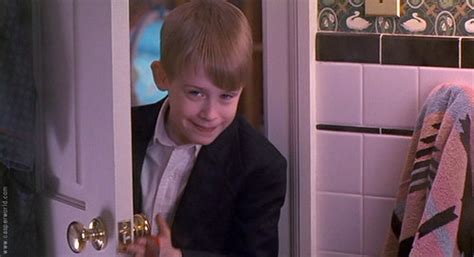 Macaulay Culkin Images Home Alone 2 Wallpaper And Background Photos
