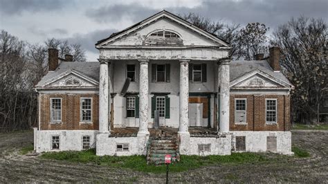 Exploring A 200 Year Old Abandoned Plantation Mansion Most Haunted In