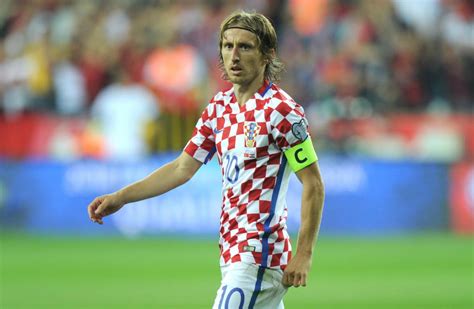 Profile page for real madrid football player luka modric (midfielder). Luka Modrić među vukovima - XXZ Portal