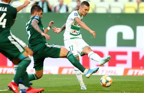 Lechia gdańsk postanowiła znaleźć sposób, aby piłkarze poczuli wsparcie swoich kibiców. Lechia - Śląsk. Hit 6. kolejki na remis. - Kibice.net