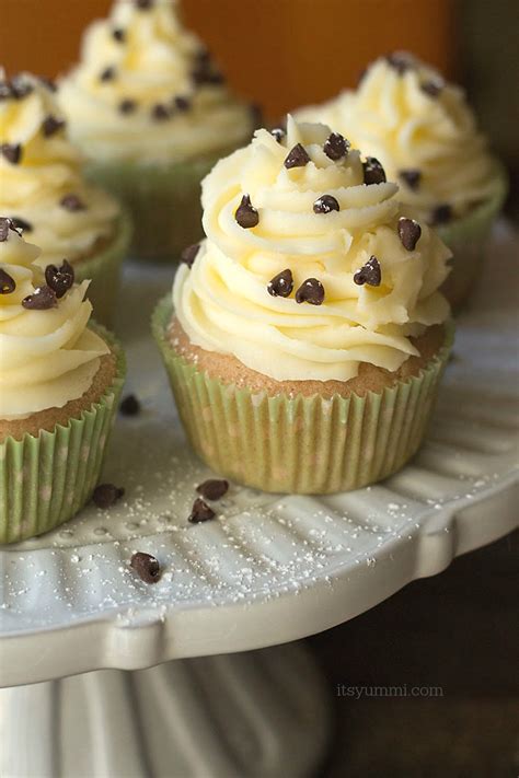 Cannoli Cupcakes Easy Recipes By Its Yummi