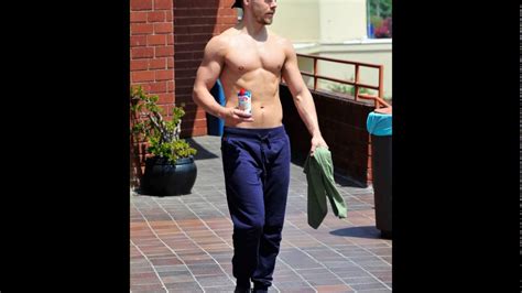 Derek Hough Puts Shirtless Defined Body On Display At The Gym Youtube